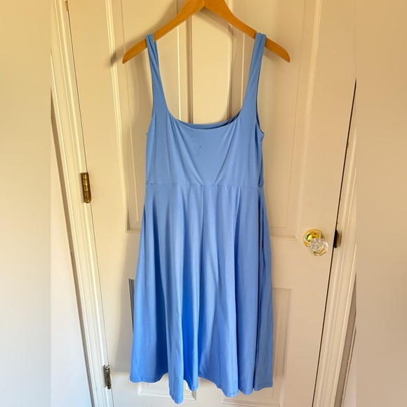 Beyond Yoga Featherweight At The Ready Square Neck Midi Dress - Picture 4 of 9